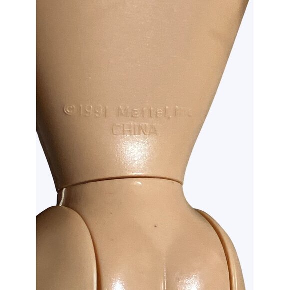 Mattel 1998 Vintage Blonde Barbie Doll Blue Eyes & Red Pink Lips - Picture 10 of 11